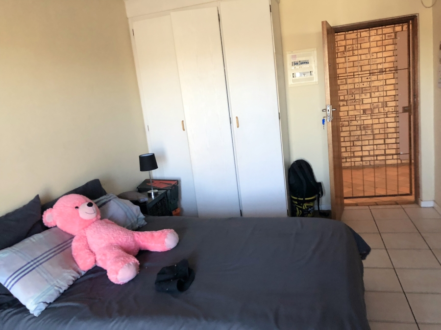 1 Bedroom Property for Sale in Kannoniers Park North West